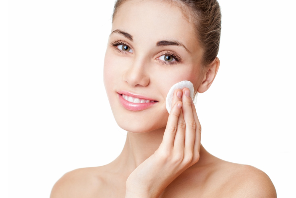 3 Hal Menarik yang Bisa Anda Lakukan Dengan Micellar Water Anda ...
