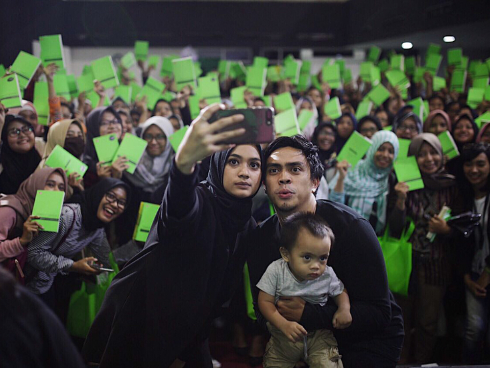 Rekomendasi Buku Karya Selebriti dan Public Figure untuk 