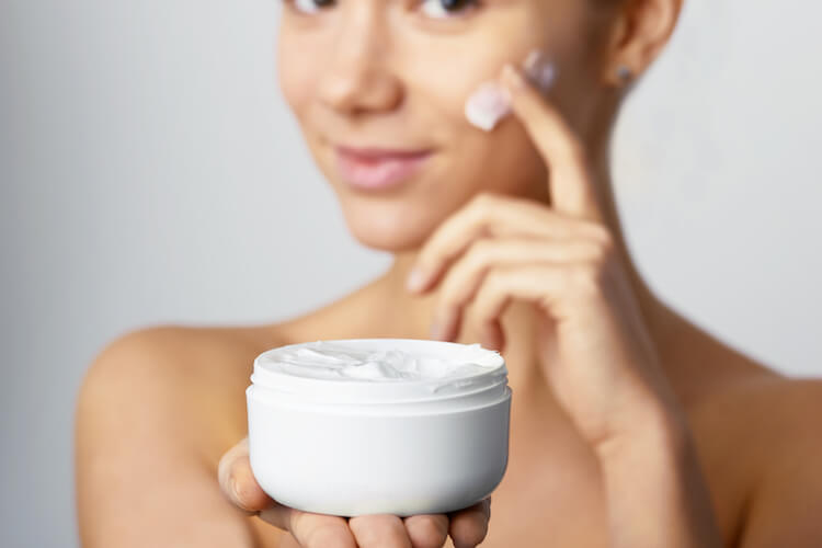 5 Hal yang Perlu Anda Perhatikan dalam Memilih Moisturizer - Beauty Journal