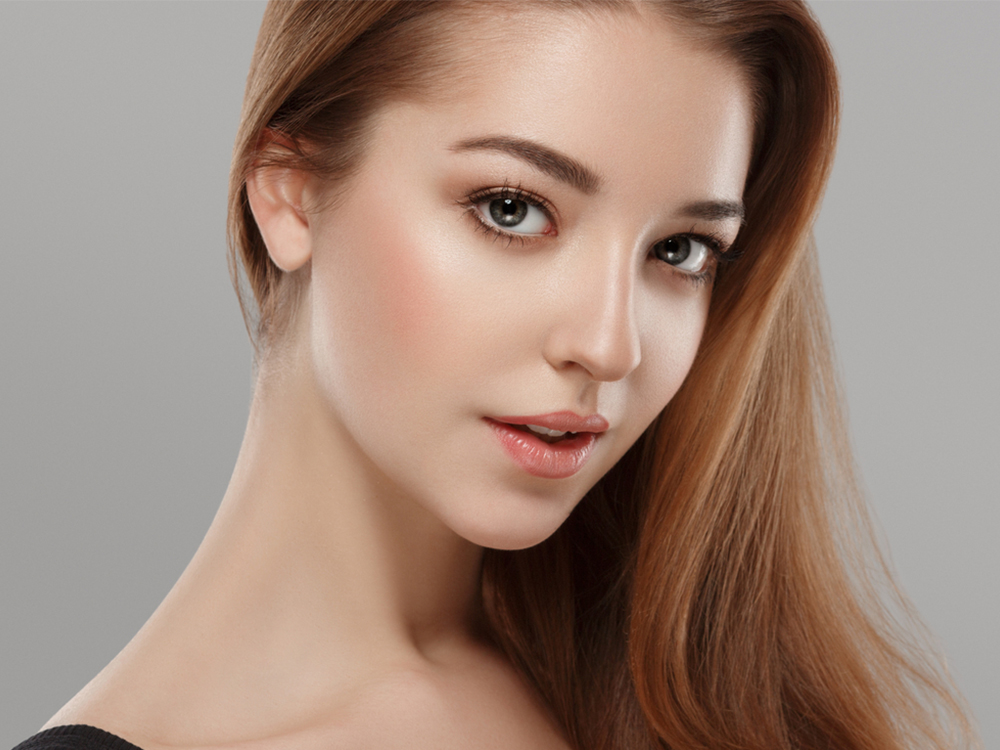 Rekomendasi Highlighter Terbaru dari Brand Lokal yang Patut Anda Coba Beauty Journal