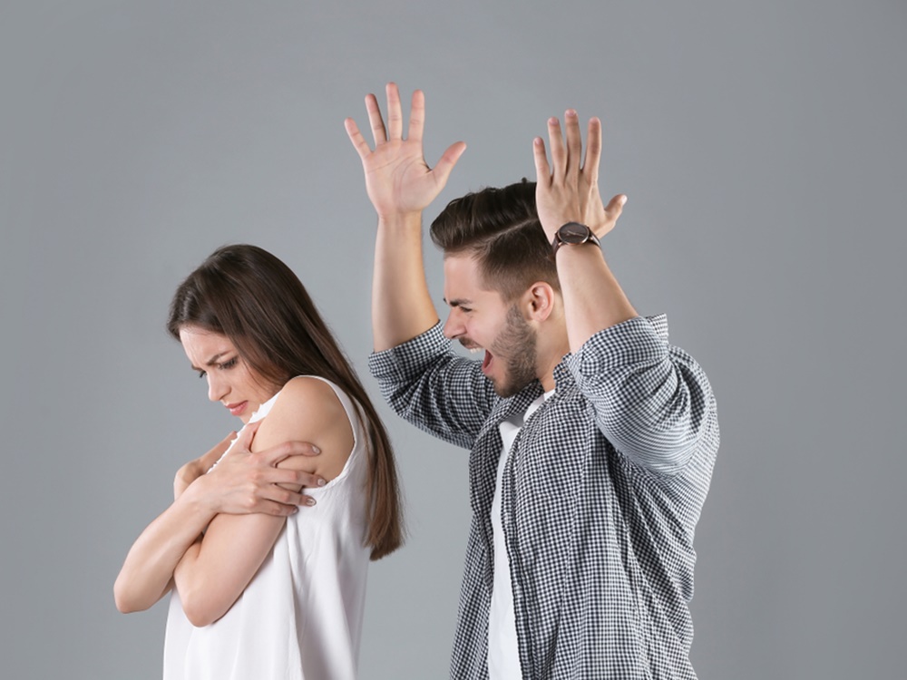 Pemikiran yang Kerap Jadi Alasan Para Wanita Tetap