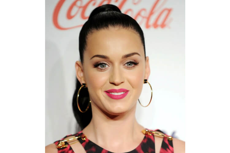 Kurang Pede Pakai Lipstik Fuchsia Coba Tengok Inspirasi Padu Padannya Dari Selebriti Hollywood Berikut Beauty Journal Kurang Pede Pakai Lipstik Fuchsia Coba Tengok Inspirasi Padu Padannya Dari Selebriti Hollywood Berikut Beauty Journal